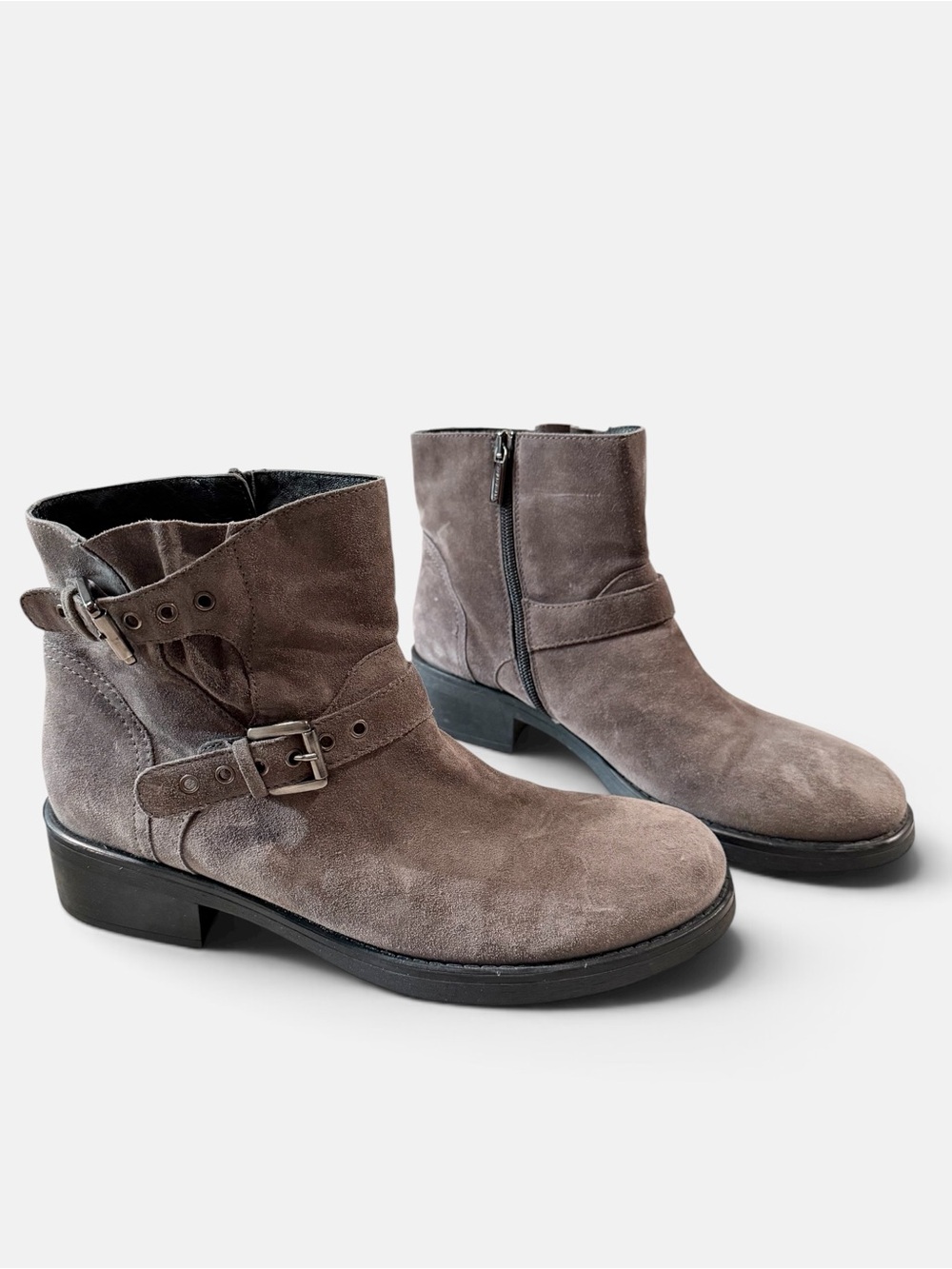 Aquatalia Sophia Gray Suede Moto Boots Size 10.5 Double Buckle Biker Grunge City